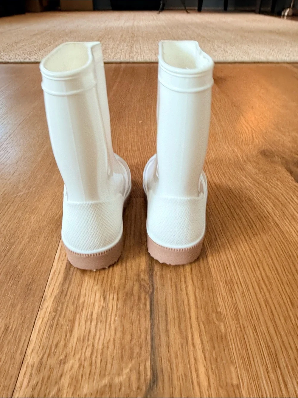 TAMARACK | Kids White Shrimp Boots